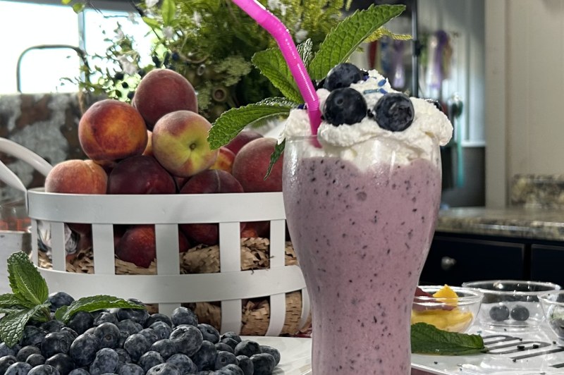 Blueberry Peach Milkshake